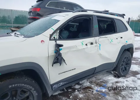 2019 Jeep Cherokee Trailhawk from USA, damaged, VIN 1C4PJMBX6KD427062